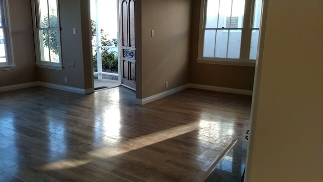 Dining Area - Living Room - Entry - 5835 Tellefson Rd