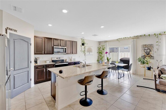 Building Photo - 831 Turner Ln