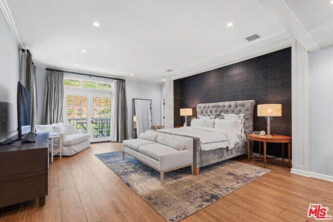 Building Photo - 9305 Hazen Dr