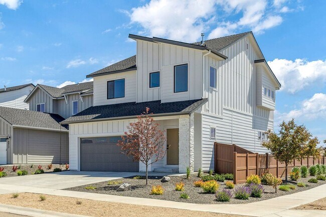 Building Photo - 6821 W Riverwood St