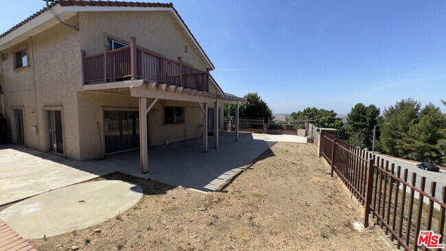 Building Photo - 845 N Juarez St