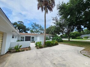 Building Photo - Charming 3-Bedroom Retreat with Spacious 1...