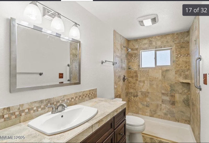 Building Photo - 850 Travis Dr