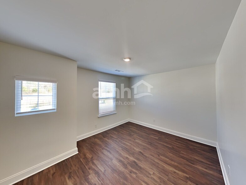 Building Photo - 103 Marin Dr