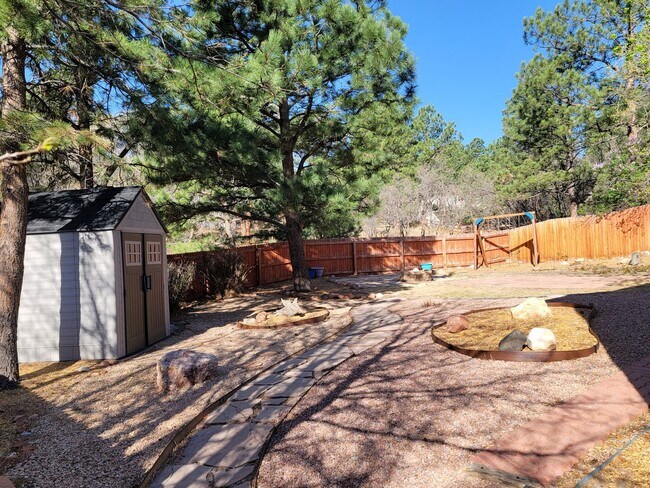 Building Photo - Gorgeous 4 Bedroom Home for Rent on Buckho...