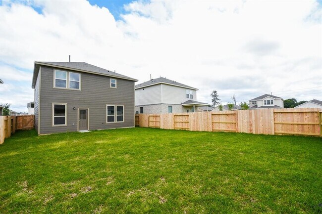 Building Photo - 16412 Big Hickory Dr