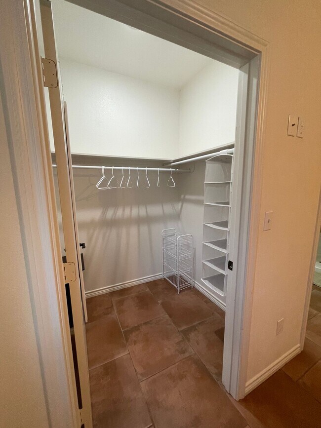 Building Photo - Spring Break Special - Move in NOW!!! and stay one month free