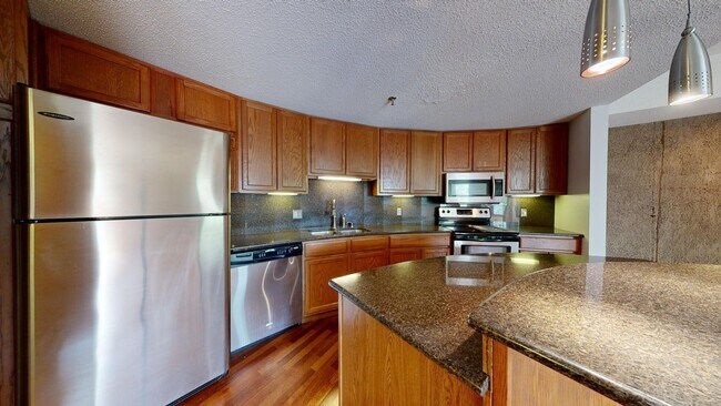 Building Photo - 3141 Dean Court #502