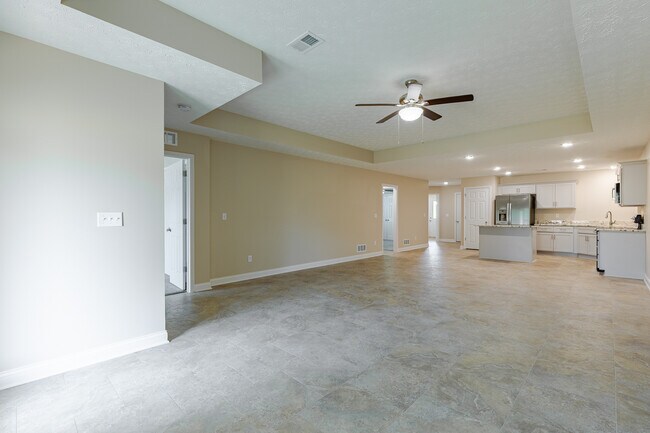 Building Photo - 305 Breckinridge Cir