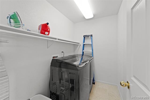 Building Photo - 5521 Cross Creek Dr