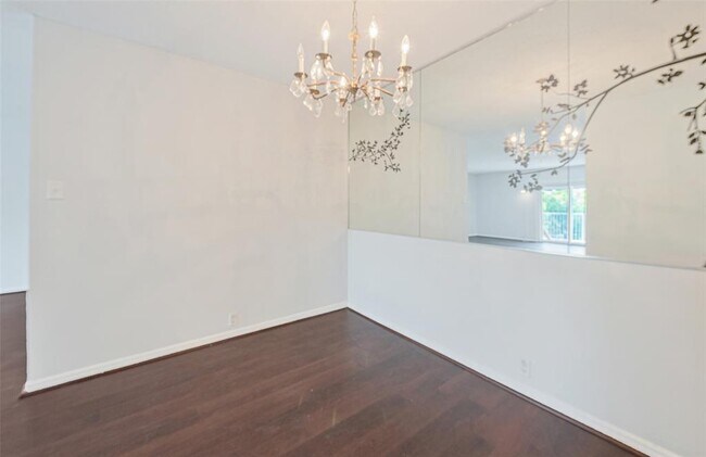 Building Photo - 2601 Bellefontaine St