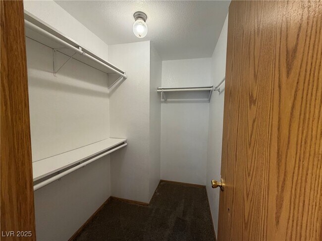 Building Photo - 516 Inness Ave