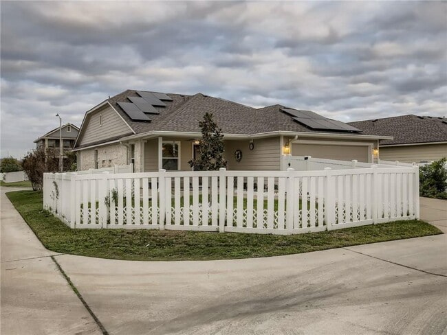 Building Photo - 1807 Colorado Bend Dr