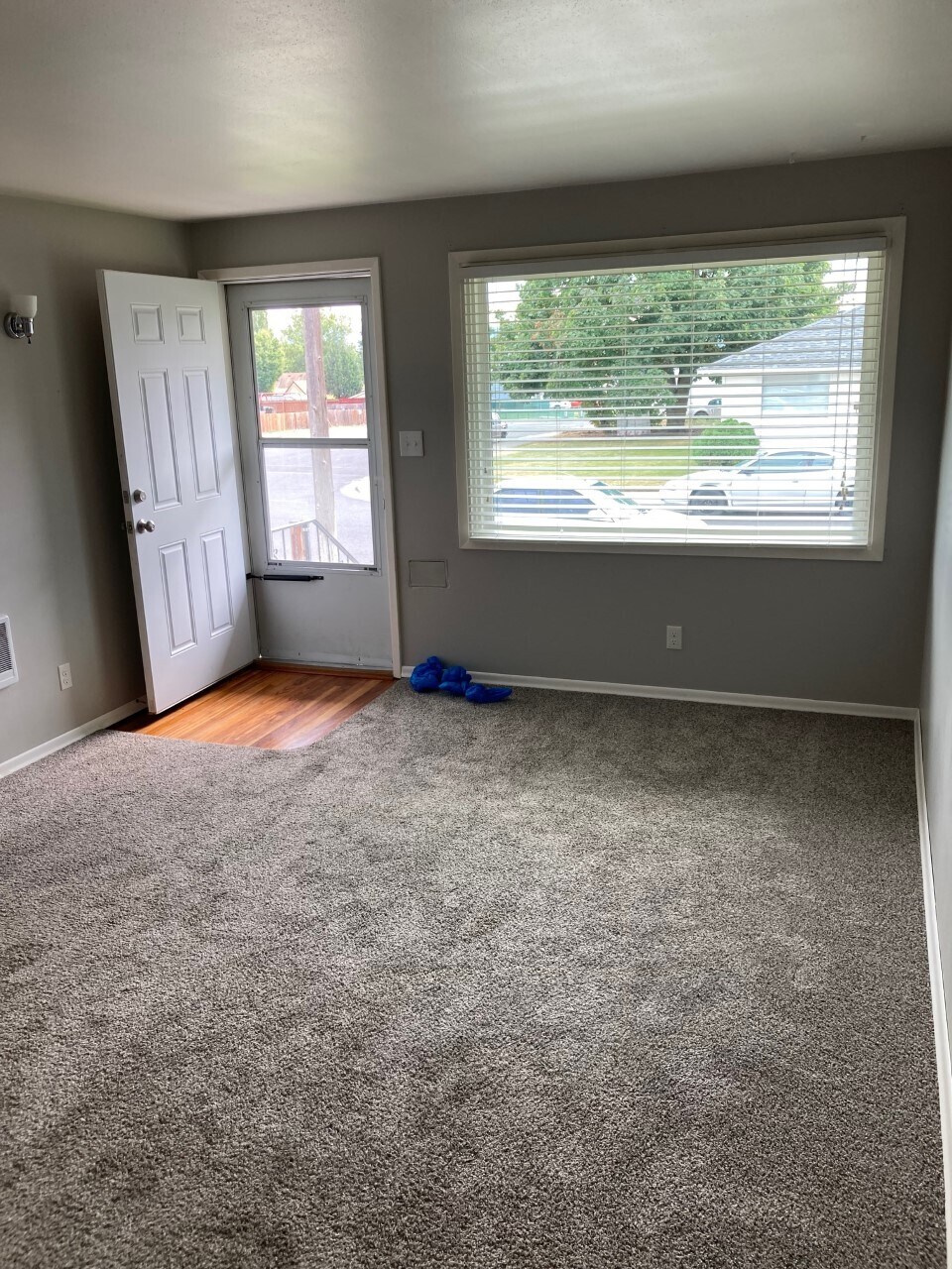 Building Photo - 609 E Euclid Ave