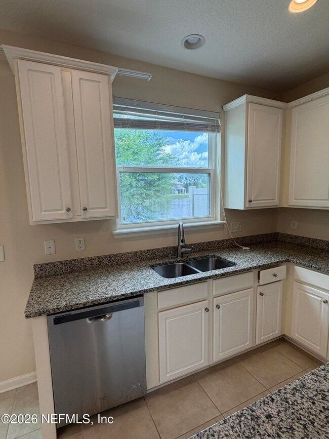 Building Photo - 156 Nelson Ln