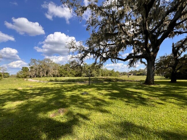 Building Photo - Grenelefe/Country Homes Community