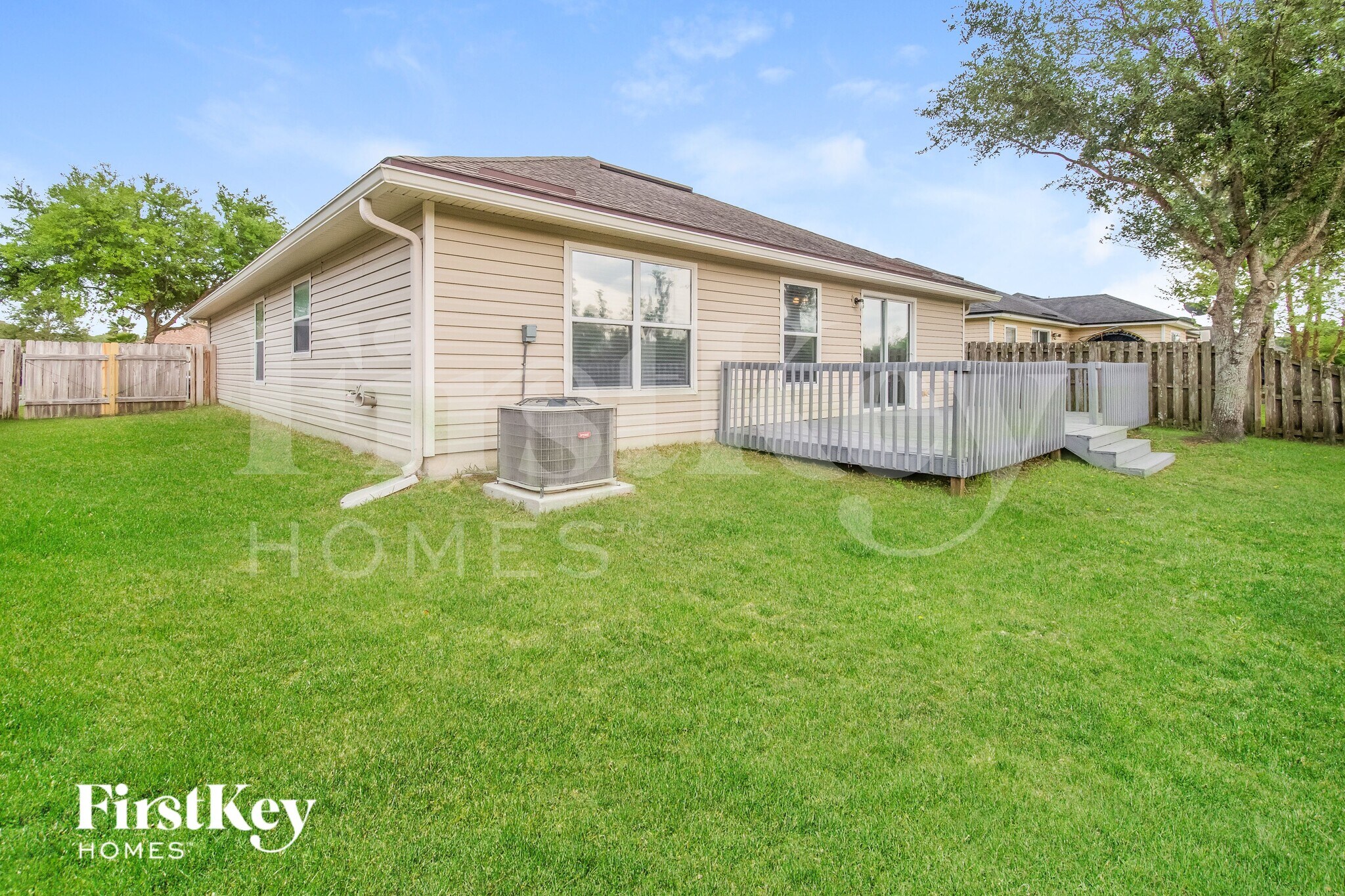 Building Photo - 6869 Southern Oaks Dr W