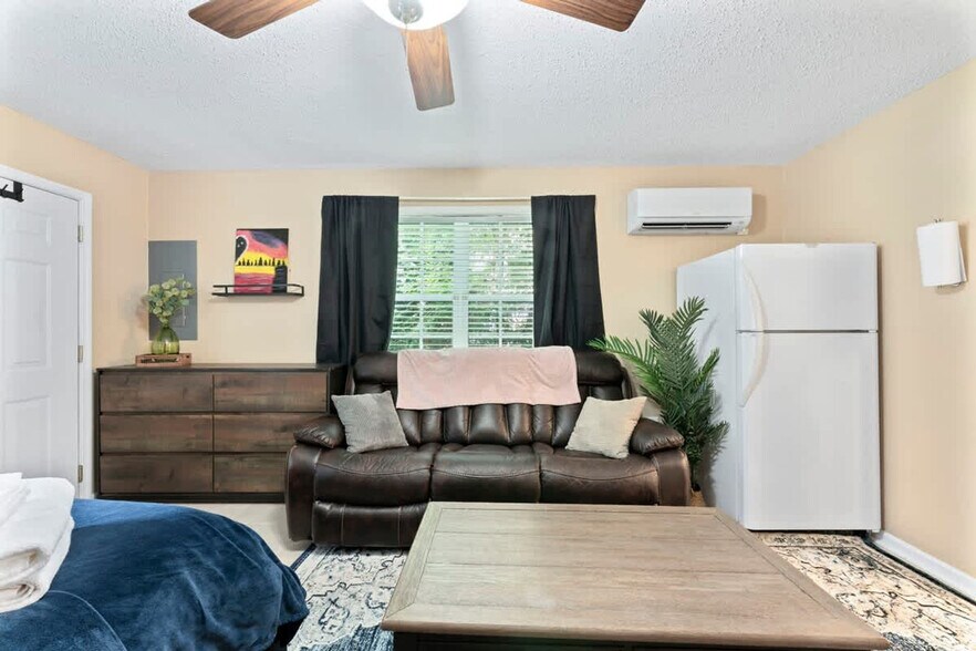 Building Photo - 15652 Coastal Ln