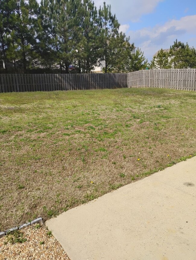 Building Photo - Luxury Feel. Modern Design. 4BR/2.5BA Home