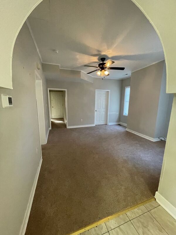 Building Photo - 2117 Fairfax Ave