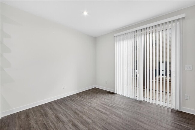 Building Photo - 530 Billingsley Rd