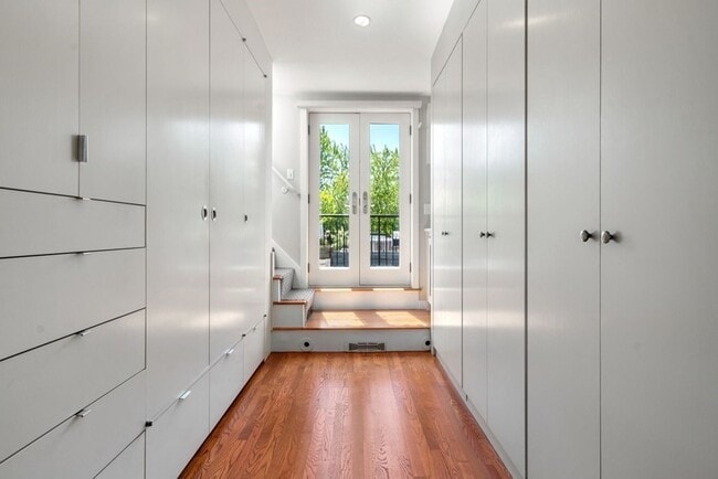 Building Photo - 48 Appleton St