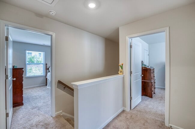 Building Photo - 8 Chambers Garden Dr