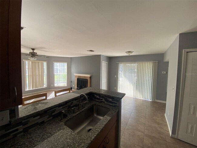 Building Photo - 962 Newcastle Cir
