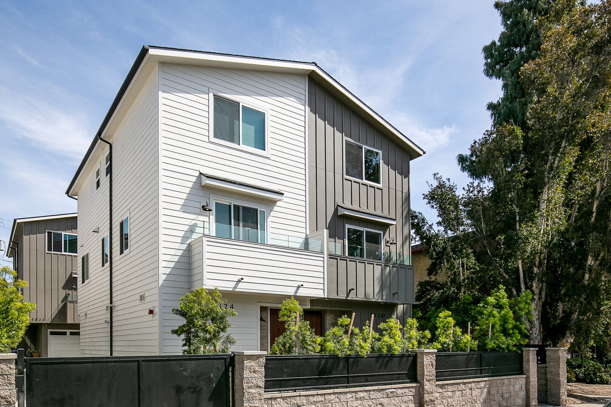Building Photo - 5324 Agnes Ave