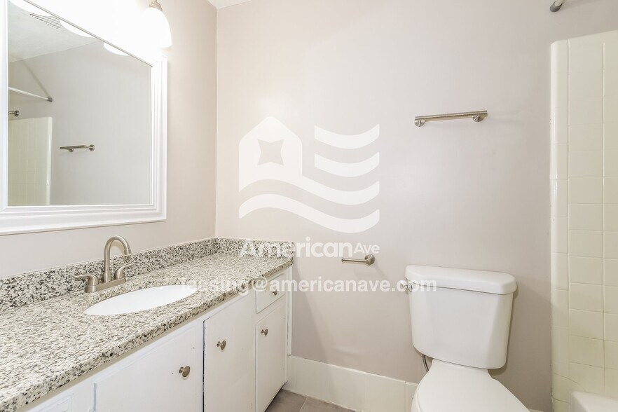 Building Photo - 3006 Eagle Dr