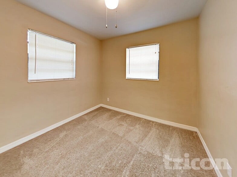 Building Photo - 2147 66th Ave S