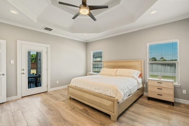 Building Photo - 406 Mountain View Dr