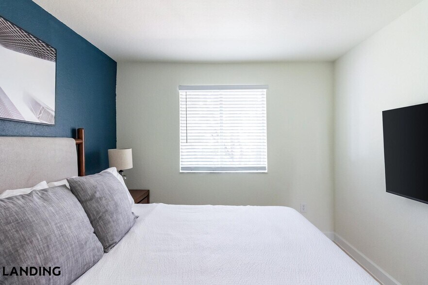 Building Photo - 1140 SE 24th Rd