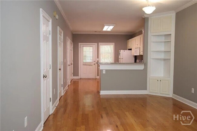 Building Photo - 460 S Barnett Shoals Rd