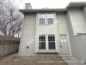 Building Photo - 1351 N Garden St