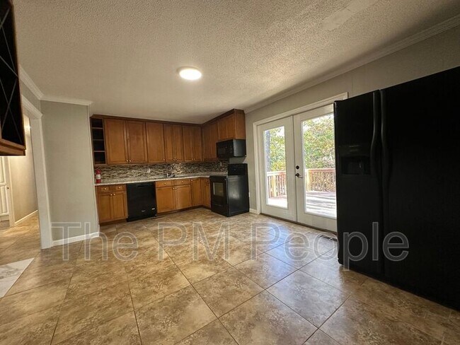 Building Photo - 50 Greenland Dr