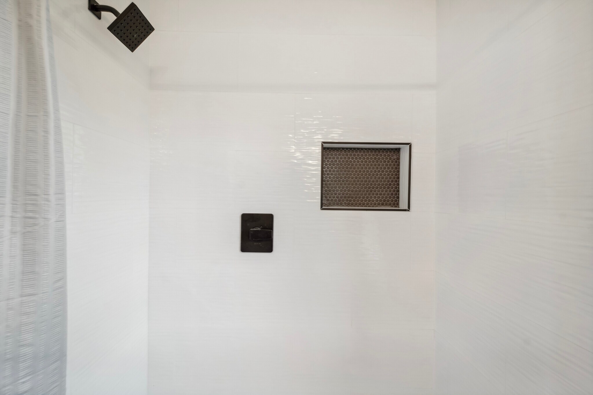 Building Photo - 95 Leroy St