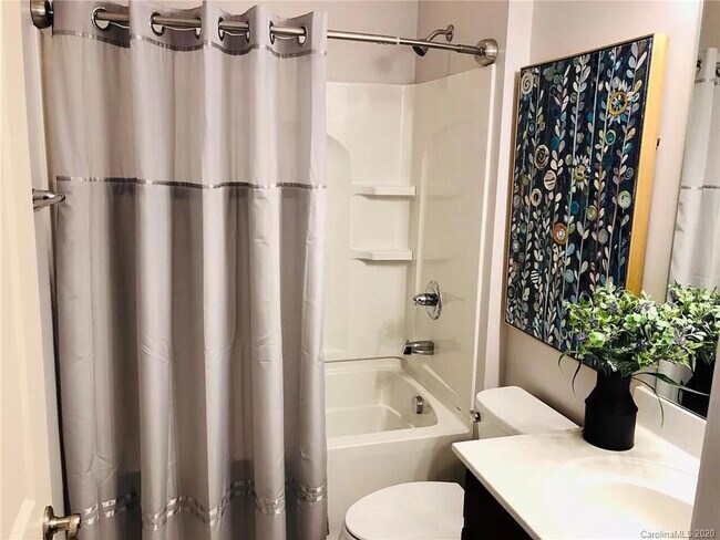Building Photo - Rooms for rent in Belmont