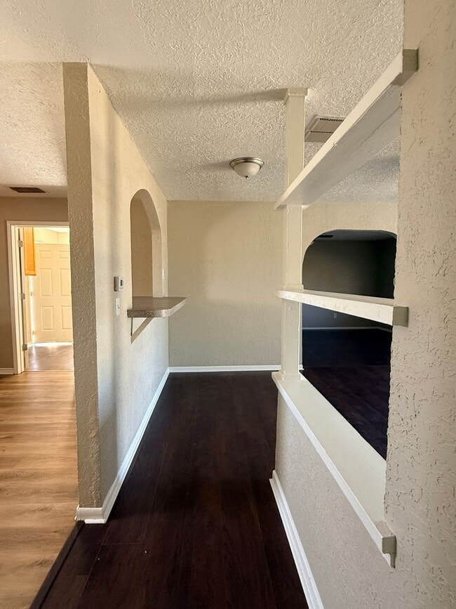 Building Photo - Spacious 3 Bed 1 Bath - Burkburnett