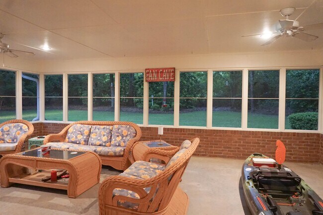 Building Photo - 116 Princeton Ln