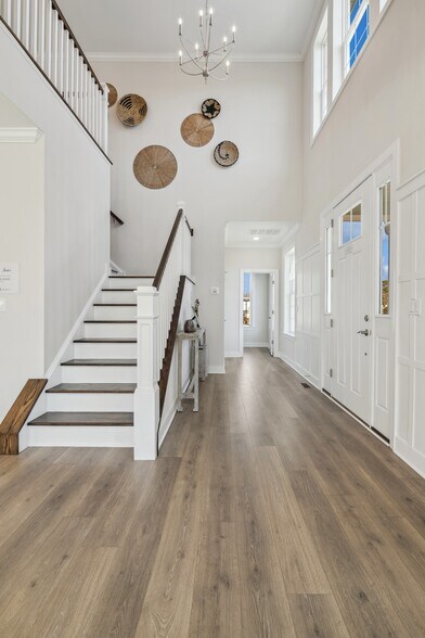 Building Photo - 4053 Heron Dr