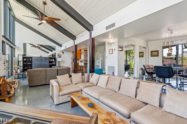 Building Photo - 3920 N Cactus Blvd