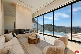 Building Photo - 3699 Alta Mesa Dr