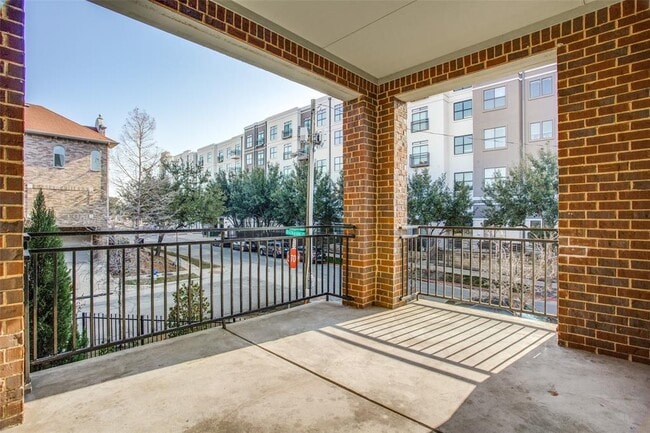 Building Photo - 4323 Dickason Ave