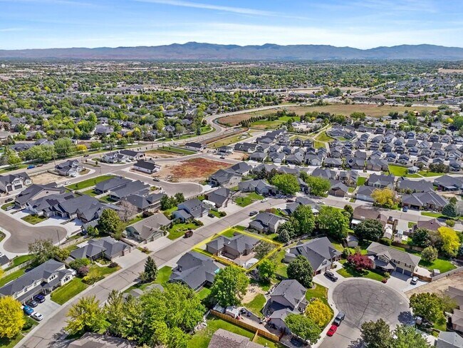 Building Photo - 695 W Riodosa Dr