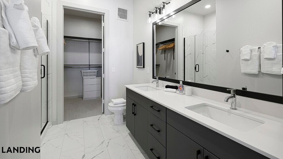 Building Photo - 1345 E 15th St