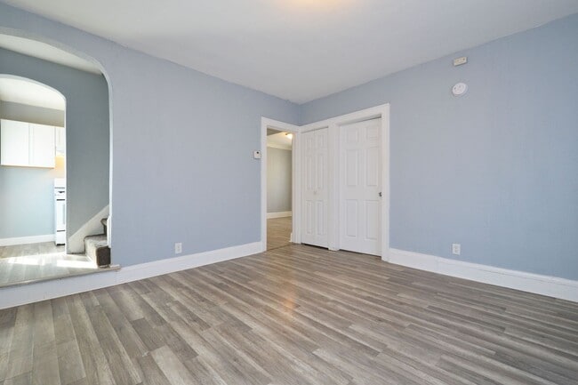 Building Photo - 3-bedroom, 1-bathroom***Available