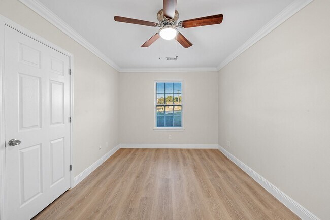 Building Photo - 22611 Mattingly St