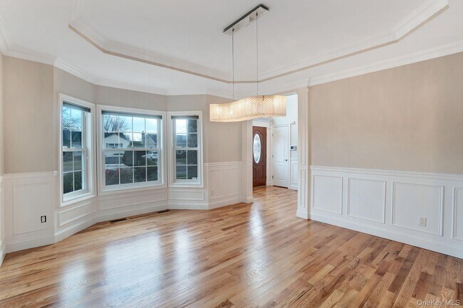 Building Photo - 134-110 10th St