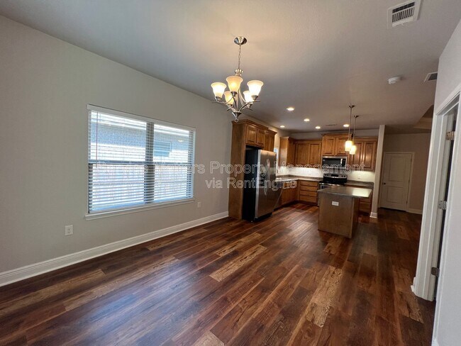 Building Photo - 5257 Parkside Dr